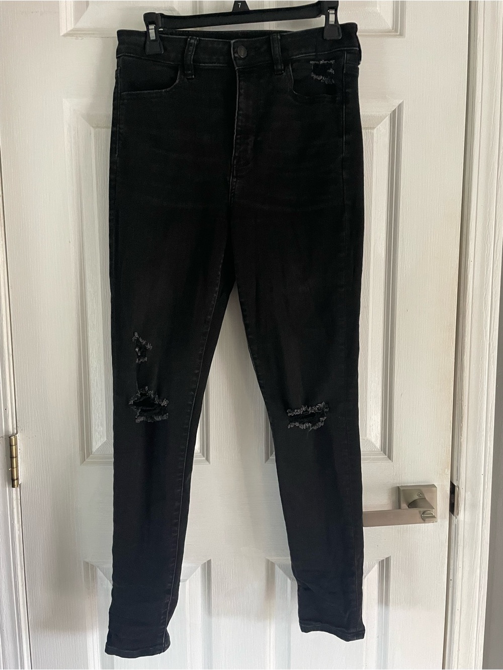 American Eagle Distressed Jegging